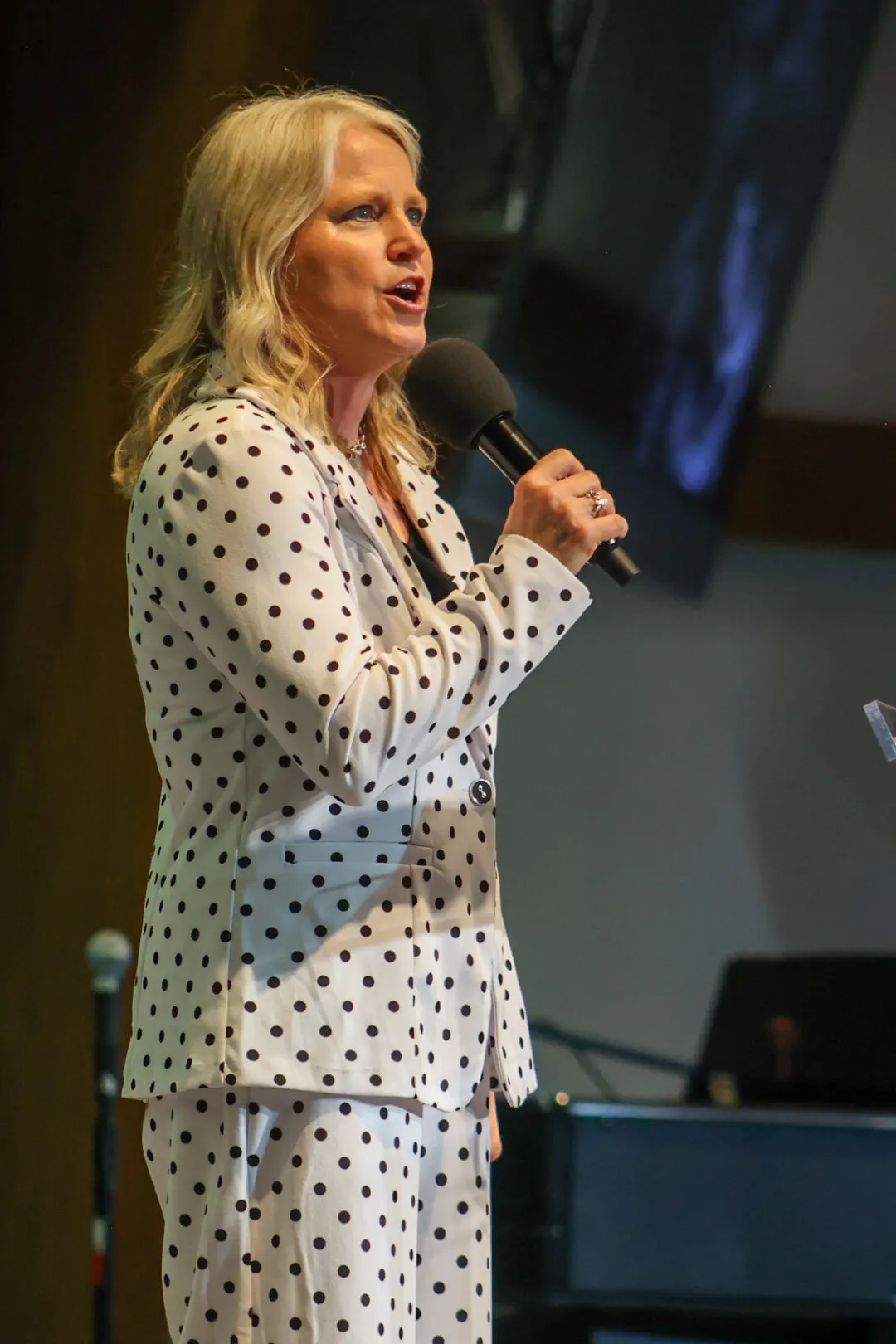 Dr. Cathie Hightshoe preaching